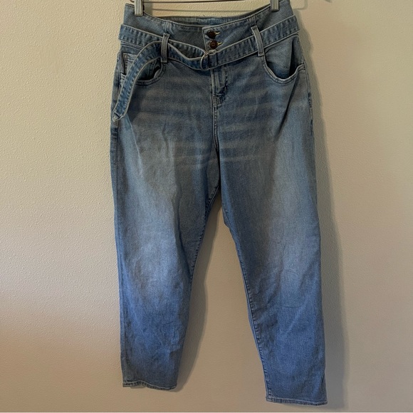 Hollister Ultra High Rise Mom Jeans Vintage Stretch Belted D-Ring Tapered-31 - Picture 1 of 13